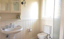 Yahgunyah Cottage - Geraldton Accommodation 3