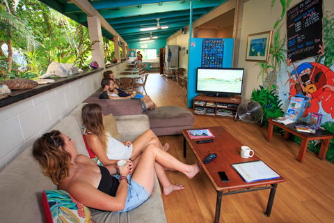 Mission Beach Retreat YHA - Geraldton Accommodation 4