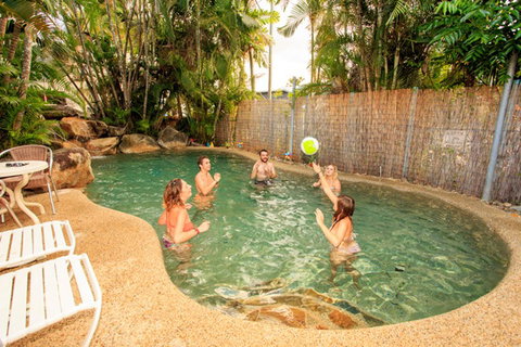 Mission Beach Retreat YHA - Geraldton Accommodation 5