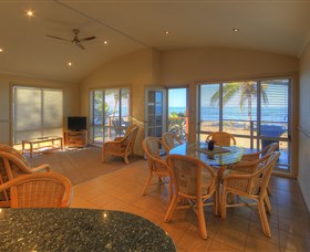 Rollingstone Beach Front Resort - Geraldton Accommodation 3