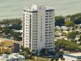 Elouera Tower Beachfront Resort - Geraldton Accommodation 0