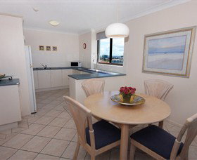 Elouera Tower Beachfront Resort - Geraldton Accommodation 1