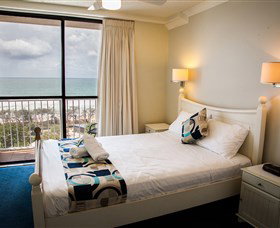Elouera Tower Beachfront Resort - Geraldton Accommodation 2