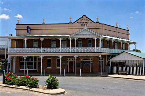 Albion Hotel Grenfell - Geraldton Accommodation 1