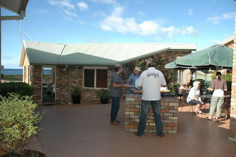 Captain's Quarters Bermagui - Geraldton Accommodation 1