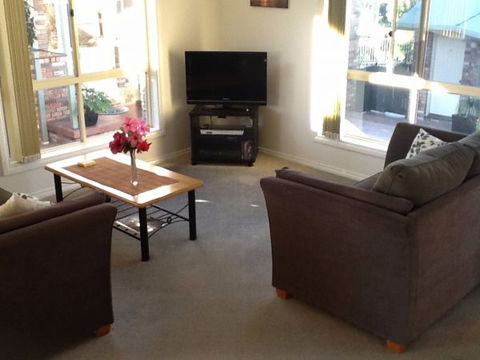 Captain's Quarters Bermagui - Geraldton Accommodation 4