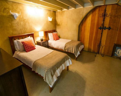 Outback Cellar And Country Cottage - Geraldton Accommodation 2