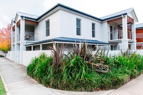 Stay Bathurst - Geraldton Accommodation 5