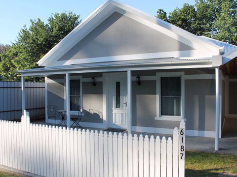 Jessie's Creek Cottage - Geraldton Accommodation 0