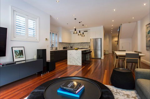 Designer Style - Geraldton Accommodation 32