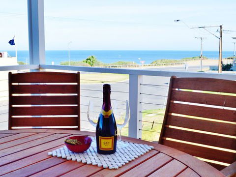 Century 21 SouthCoast: Bayside - Geraldton Accommodation 0