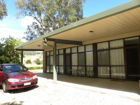 Myrtleford Masonic Units - Geraldton Accommodation 3