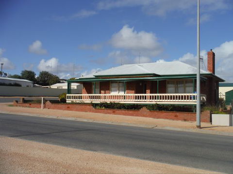 Sea Crest - Geraldton Accommodation 0