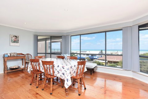 Ambergris - Geraldton Accommodation 2