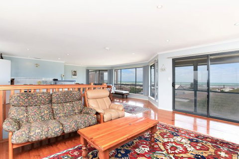 Ambergris - Geraldton Accommodation 3
