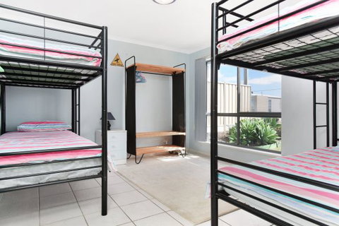 Ambergris - Geraldton Accommodation 7