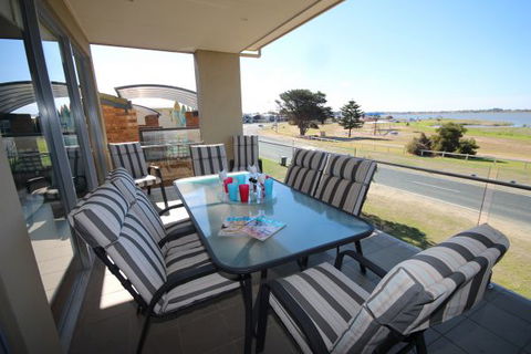 LJ Hooker Goolwa Holiday Rentals - 42 Underwood Avenue, Goolwa Beach - Geraldton Accommodation 1