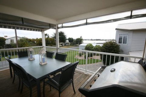 LJ Hooker Goolwa Holiday Rentals - 42 Underwood Avenue, Goolwa Beach - Geraldton Accommodation 6