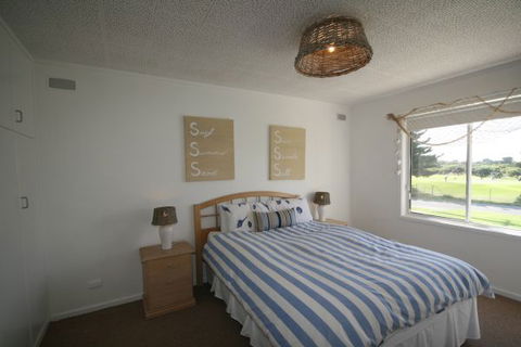 LJ Hooker Goolwa Holiday Rentals - 42 Underwood Avenue, Goolwa Beach - Geraldton Accommodation 9