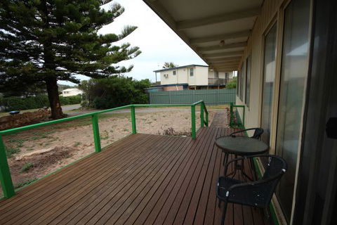 LJ Hooker Goolwa Holiday Rentals - 42 Underwood Avenue, Goolwa Beach - Geraldton Accommodation 15