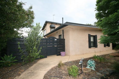 LJ Hooker Goolwa Holiday Rentals - 42 Underwood Avenue, Goolwa Beach - Geraldton Accommodation 24