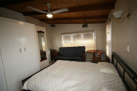 LJ Hooker Goolwa Holiday Rentals - 42 Underwood Avenue, Goolwa Beach - Geraldton Accommodation 27