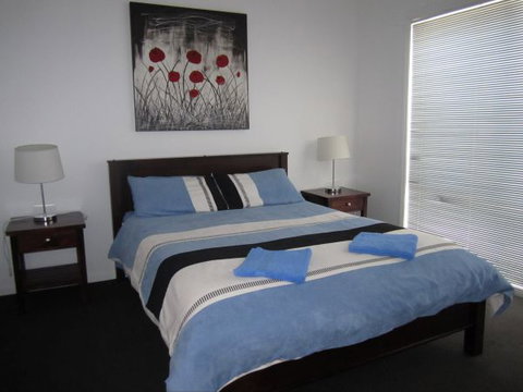 The Waterfront Dolphin - Geraldton Accommodation 2