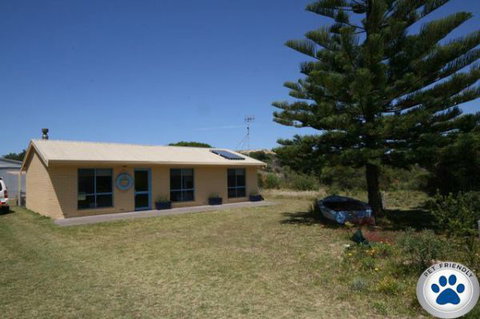 LJ Hooker Goolwa Holiday Rentals - 15 Eaton Avenue, Goolwa Beach - Geraldton Accommodation 0