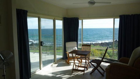 Somersea House - Geraldton Accommodation 1