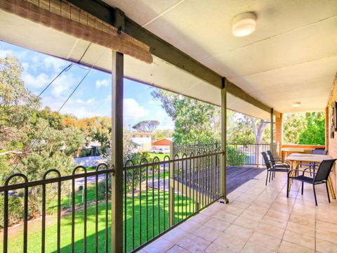 Century 21 SouthCoast: Burrangarra - Geraldton Accommodation 3