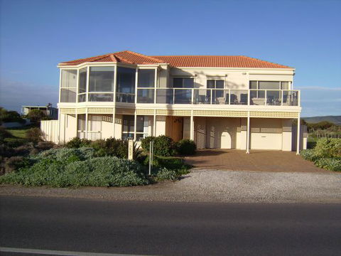 Century 21 SouthCoast: Hayman - Geraldton Accommodation 0