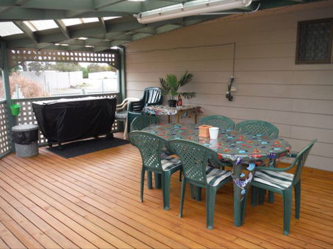 Shore Is Nice - Geraldton Accommodation 1