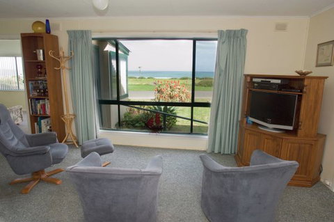 Beach Point - Geraldton Accommodation 0