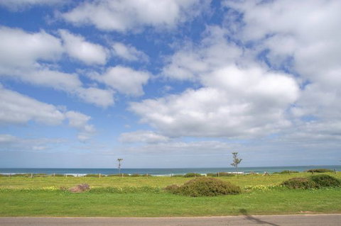 Beach Point - Geraldton Accommodation 8