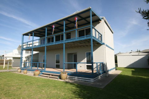 LJ Hooker Goolwa Holiday Rentals - 25 Barrage Road, Goolwa South - Geraldton Accommodation 0