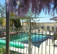 Must Love Dogs BB and Self-Contained Cottage - Geraldton Accommodation