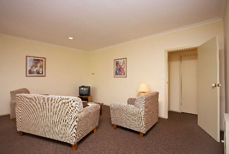 Quest Trinity House - Geraldton Accommodation 4