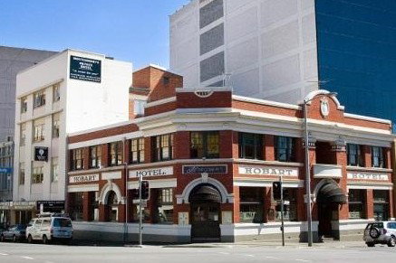 Montgomery's Private Hotel & YHA - Geraldton Accommodation 4