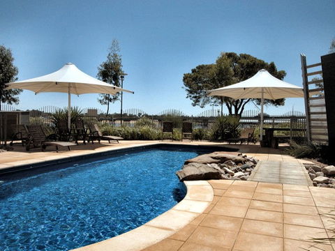 Majestic Oasis Apartments - Geraldton Accommodation 0
