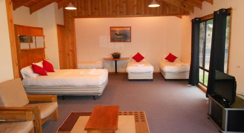 Eastcoast Central Watersedge Resort - Geraldton Accommodation 1