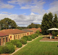 Country Club Tasmania - Geraldton Accommodation
