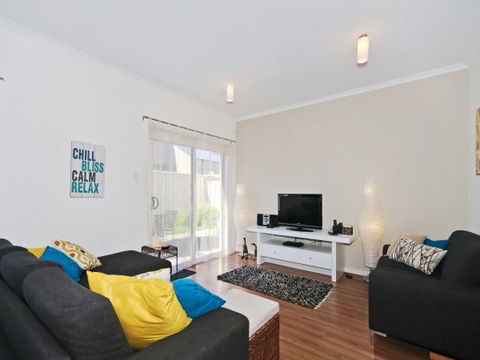 Century 21 SouthCoast: The Residence - Geraldton Accommodation 2