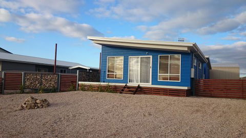 True Blue - Geraldton Accommodation 0