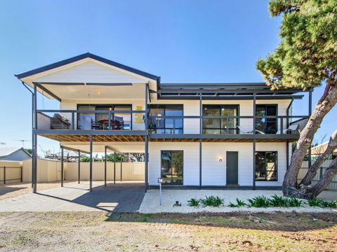 Century 21 SouthCoast: Whinnerah Sunsets - Geraldton Accommodation 0