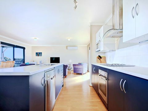 Century 21 SouthCoast: Whinnerah Sunsets - Geraldton Accommodation 3