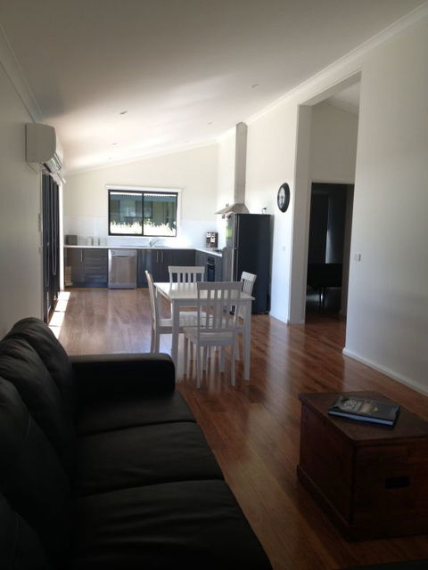 Studio Venti Sette - Geraldton Accommodation 52