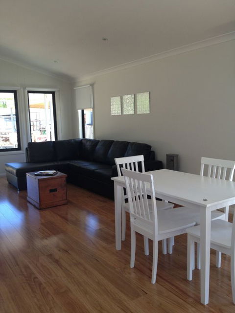 Studio Venti Sette - Geraldton Accommodation 53