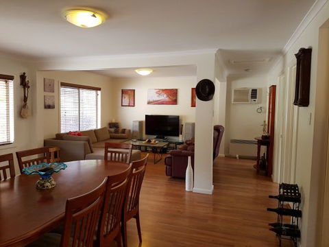 Studio Venti Sette - Geraldton Accommodation 34