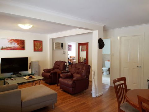Studio Venti Sette - Geraldton Accommodation 36