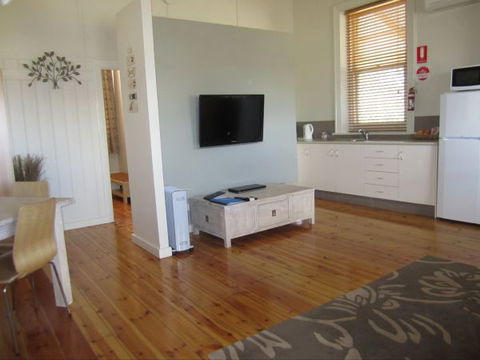 Clydesdale Cottage Bed & Breakfast - Geraldton Accommodation 3